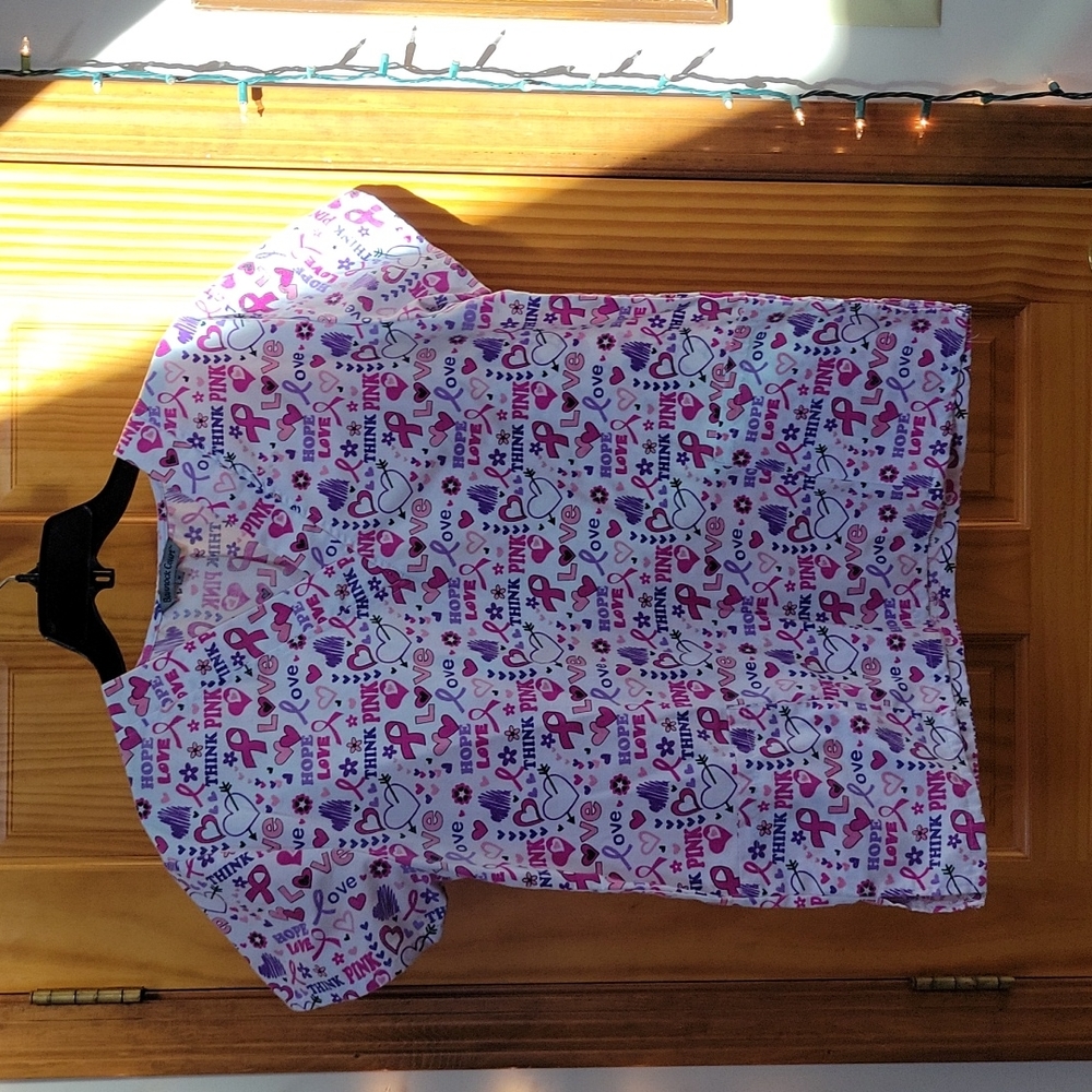 Bannock Court scrub top
